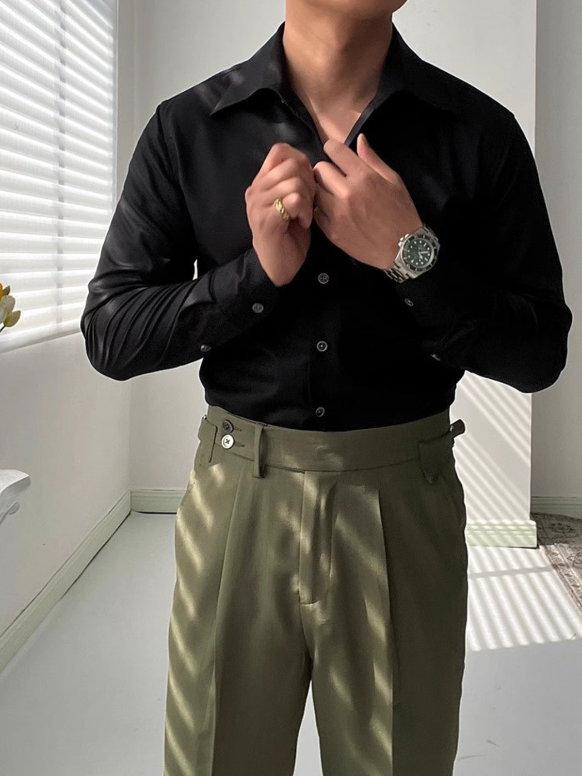 ALFIERI™|KLASIŠKAS MARŠKINIS SU V FORMOS IŠKERPE