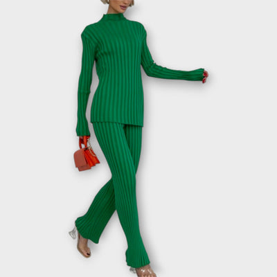 Stilingas megztinis komplektas